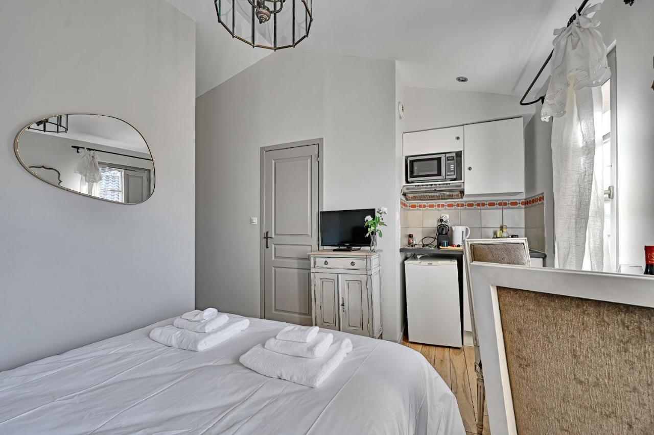 Au Coeur Des Papes, Dans Batisse De Charme Studios & Appartements En Coeur De Ville Avignon Exterior foto