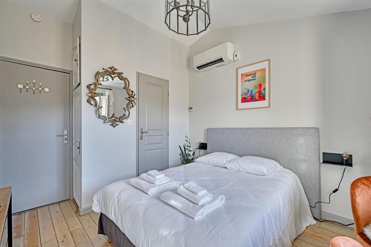 Au Coeur Des Papes, Dans Batisse De Charme Studios & Appartements En Coeur De Ville Avignon Exterior foto